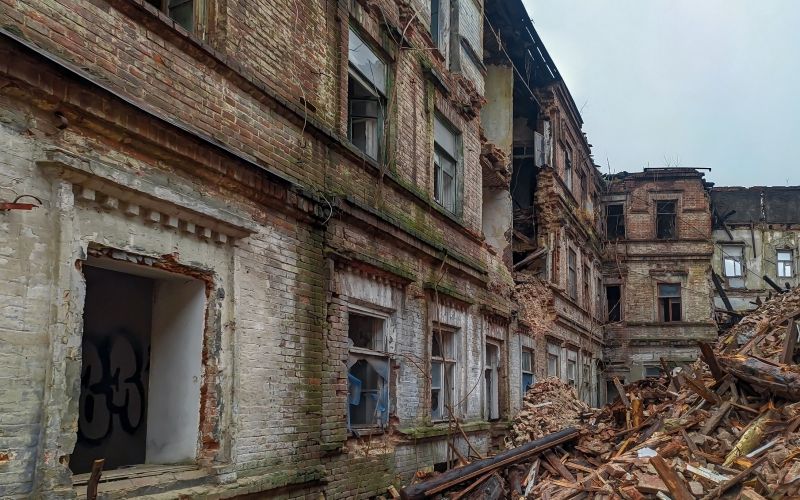 Structural Complexity